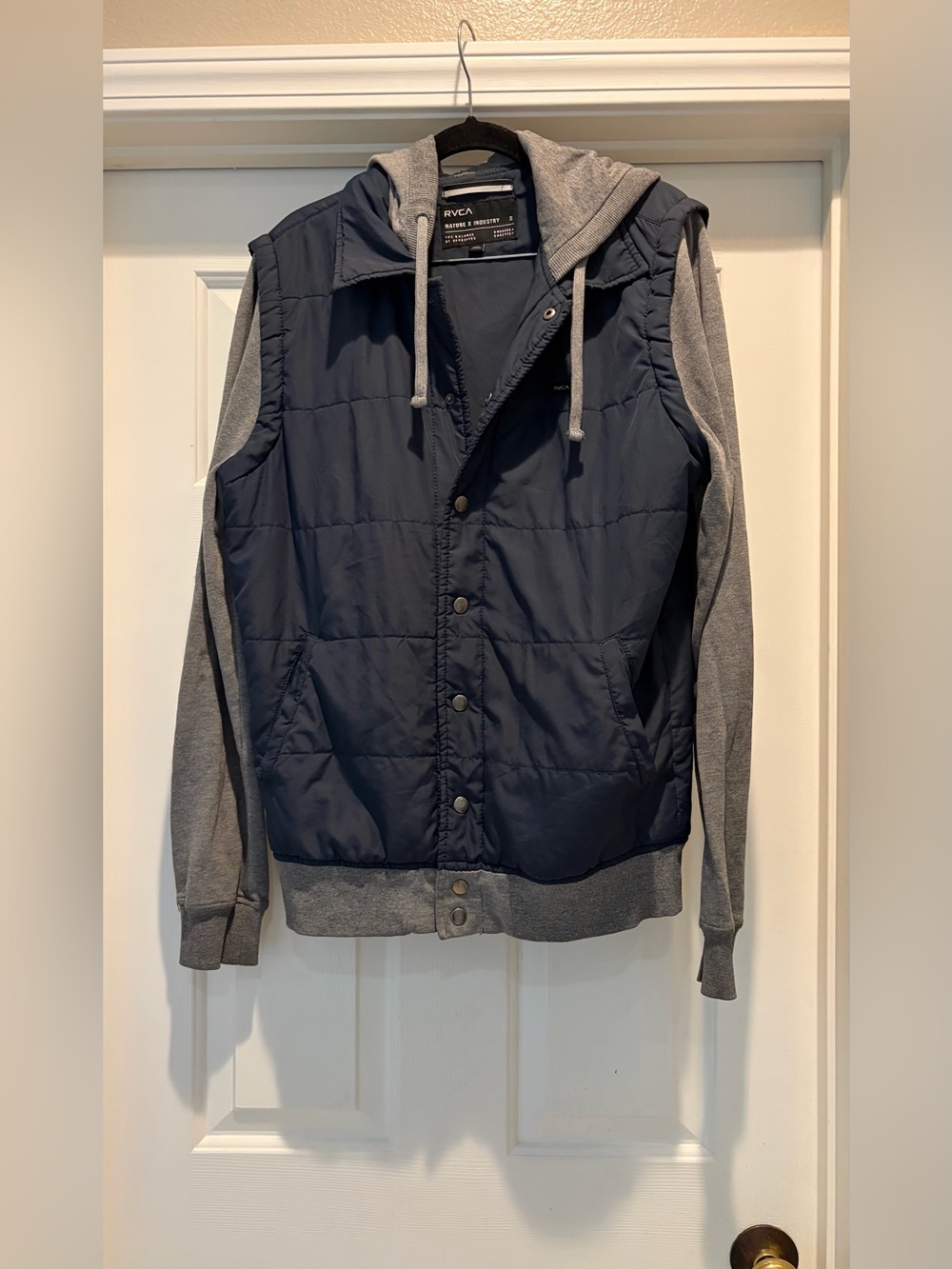 RVCA Navy Quilted Body Jacket with Gray Hoodie Sleeves